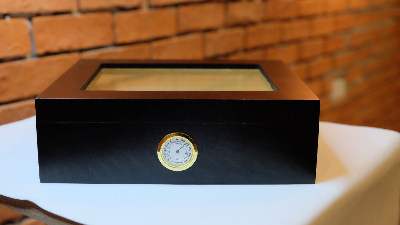 HUMIDOR MODEL NO. 1