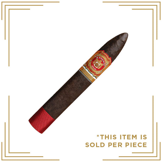 ARTURO FUENTE AÑEJO RESERVA LIMITADA PIRAMIDES